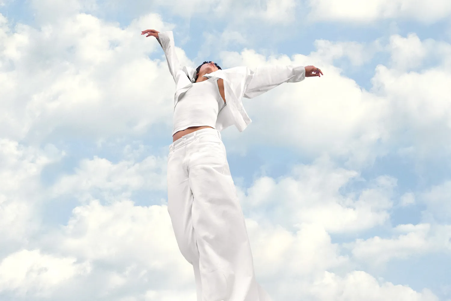 Xu hướng màu sắc năm mới 2026 từ Pantone công bố là sắc trắng: PANTONE 11-4201 Cloud Dancer 2 pantone color new year 2026 9